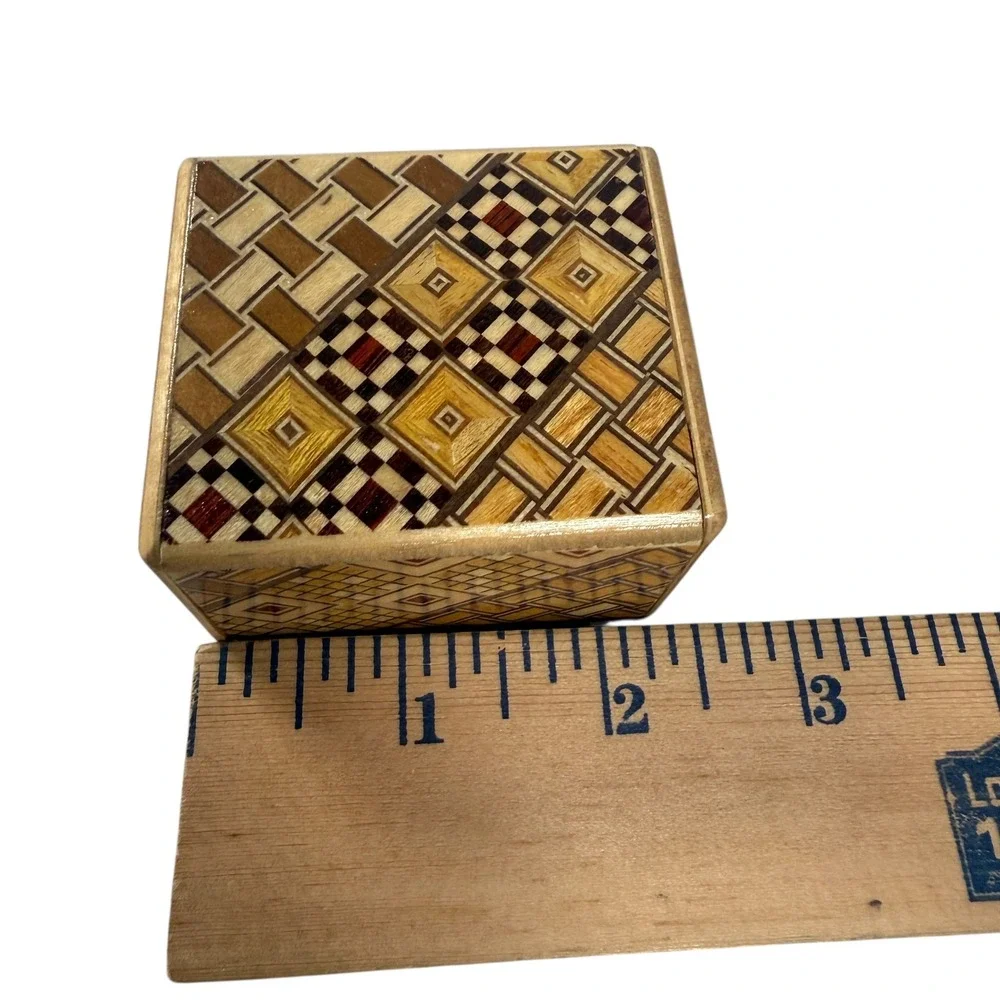 Vintage Japanese‎ Yosegi Puzzle Box Wooden Marquetry Intricate Geometric Design